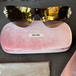 NEW STUNNING Miu Miu Catwalk Evolution Smu 66U Sunglasses ZVM 402 NEW with Case